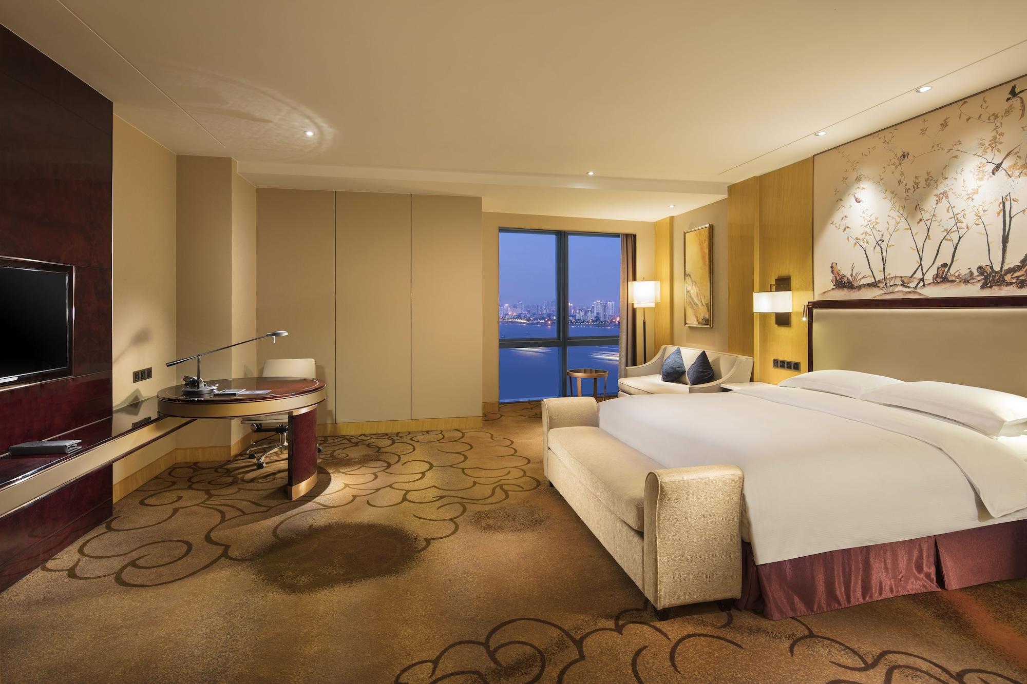 Hilton Wuhan Yangtze Riverside Buitenkant foto