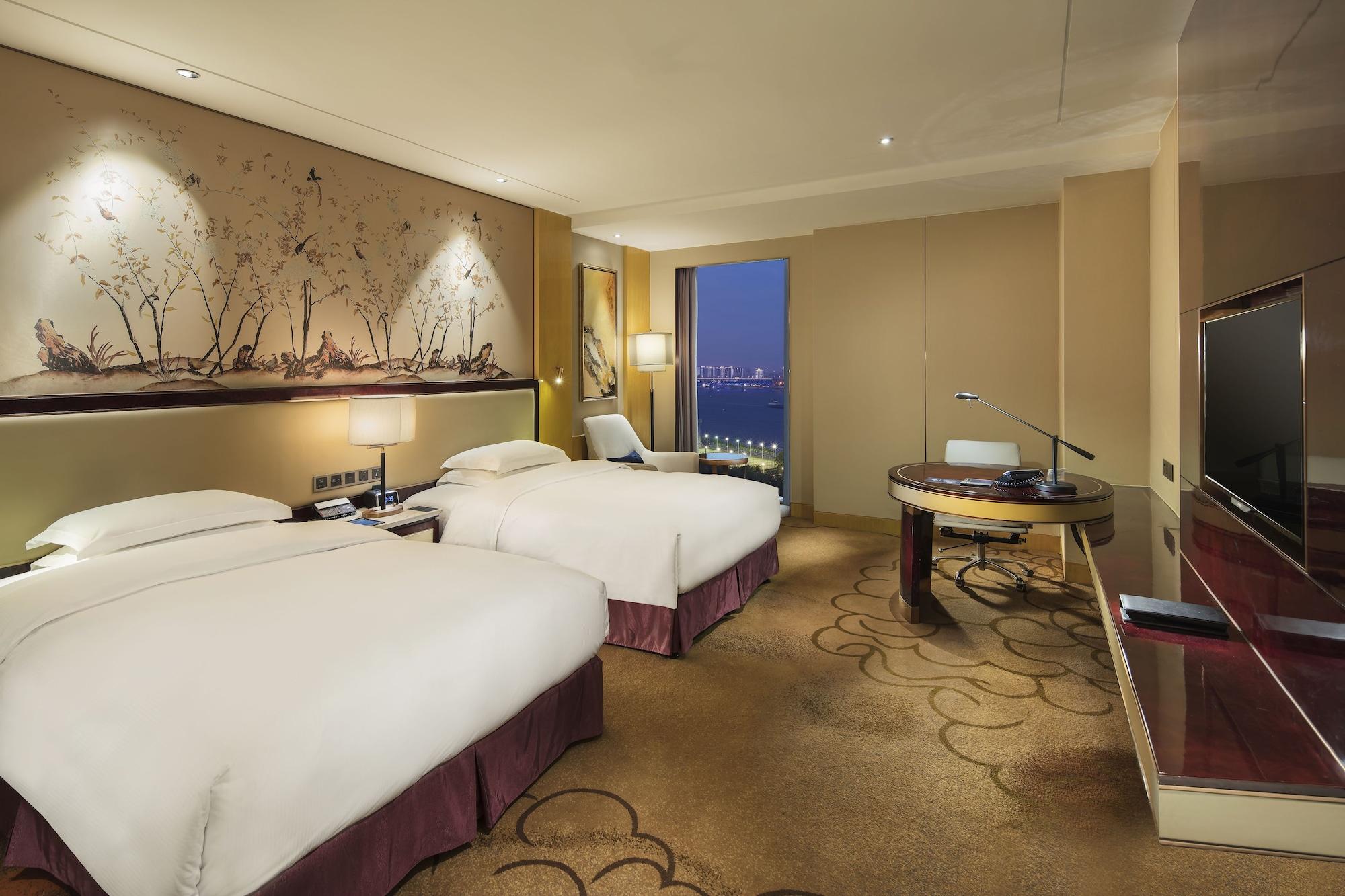Hilton Wuhan Yangtze Riverside Buitenkant foto