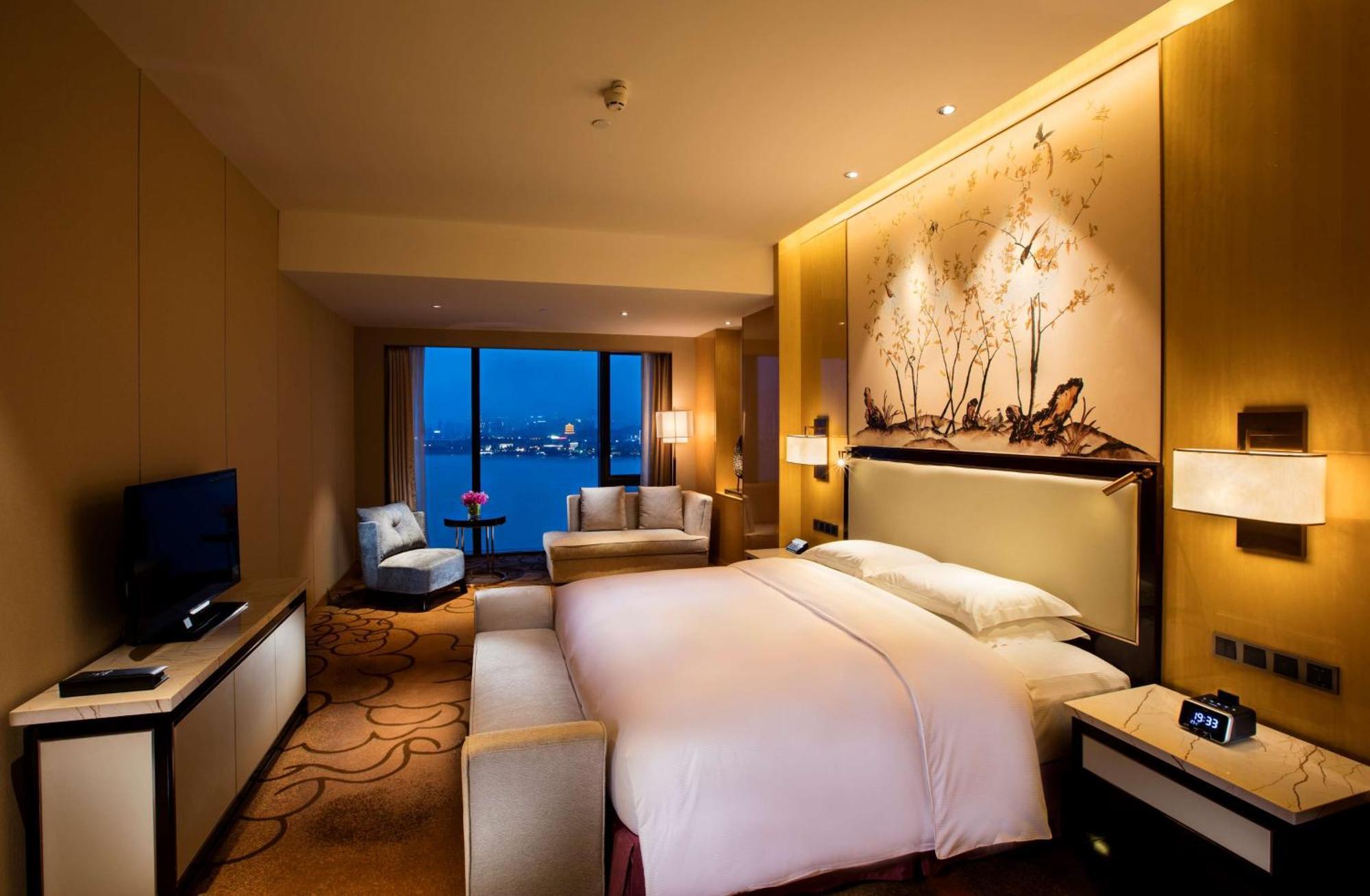 Hilton Wuhan Yangtze Riverside Buitenkant foto