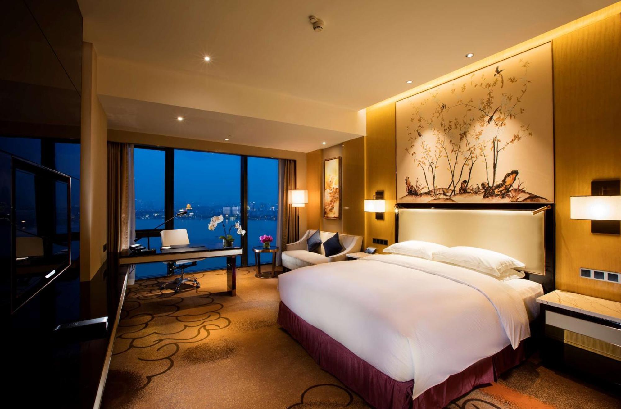Hilton Wuhan Yangtze Riverside Buitenkant foto
