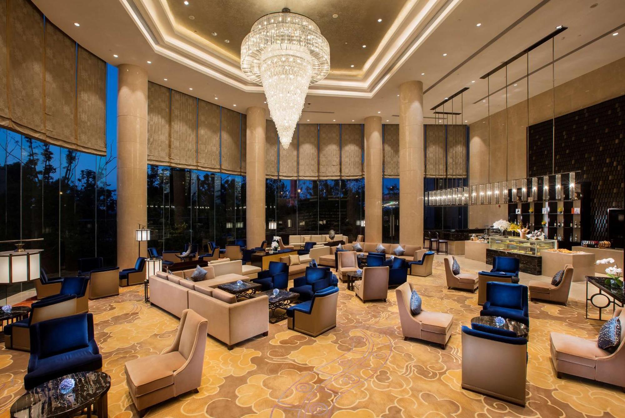 Hilton Wuhan Yangtze Riverside Buitenkant foto
