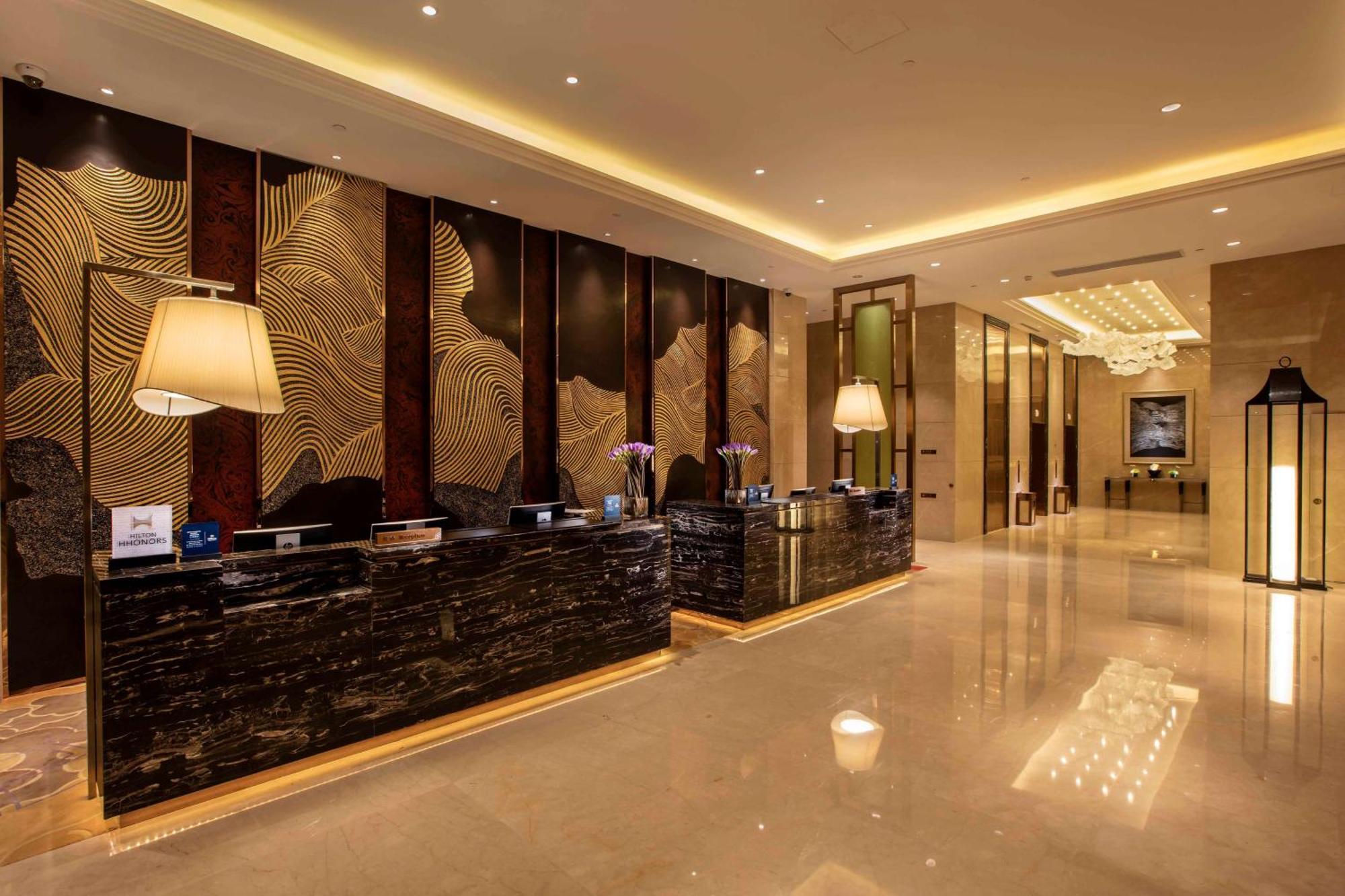 Hilton Wuhan Yangtze Riverside Buitenkant foto