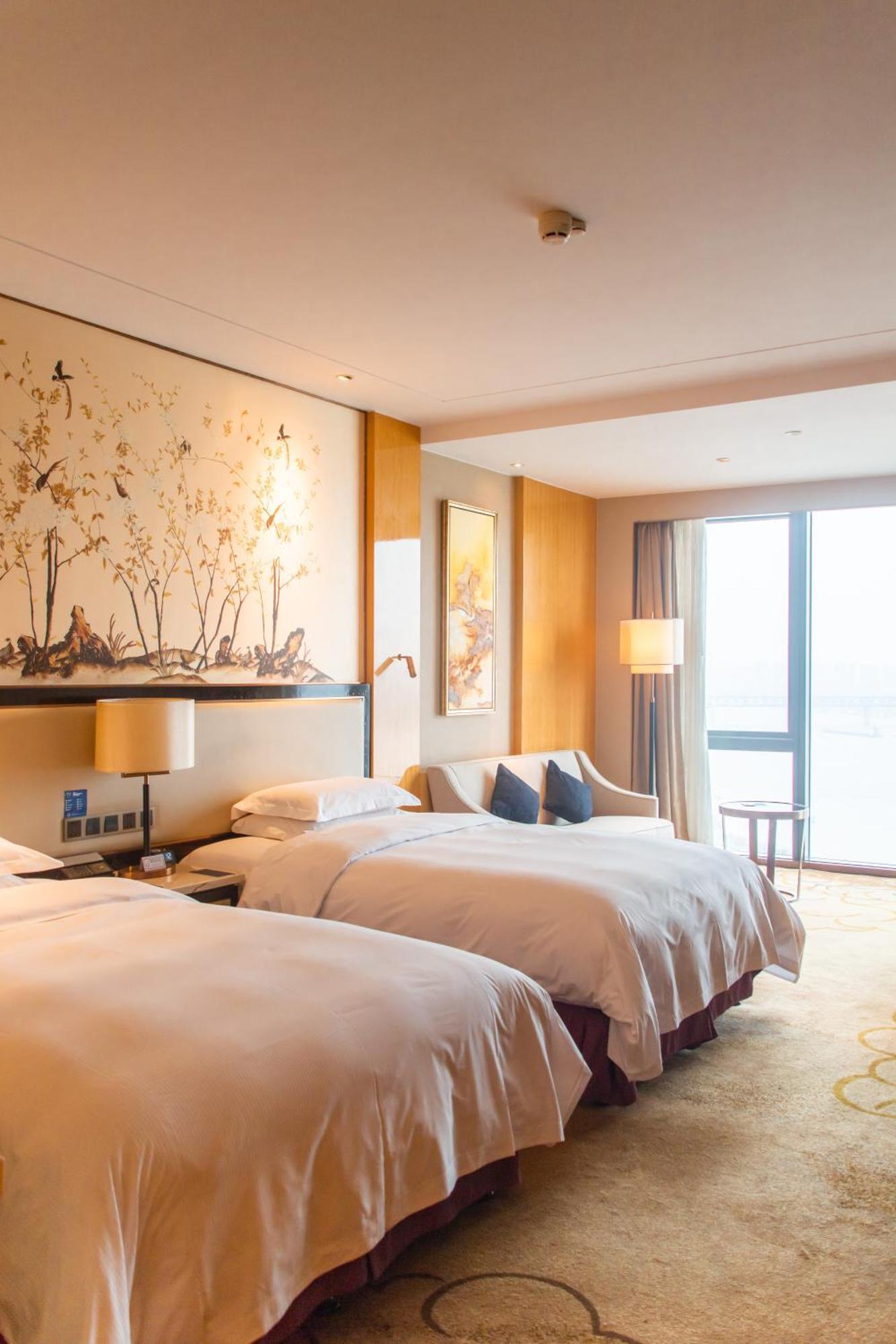 Hilton Wuhan Yangtze Riverside Buitenkant foto