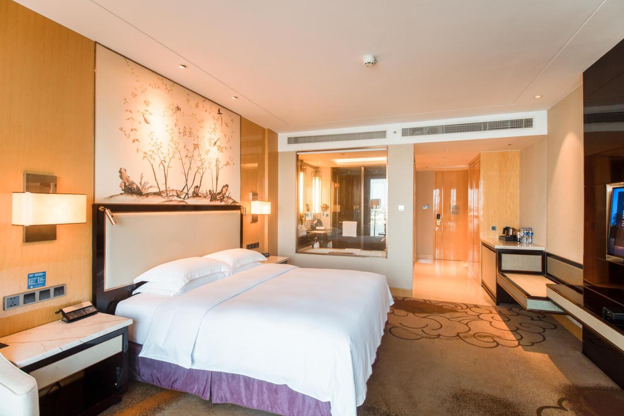 Hilton Wuhan Yangtze Riverside Buitenkant foto