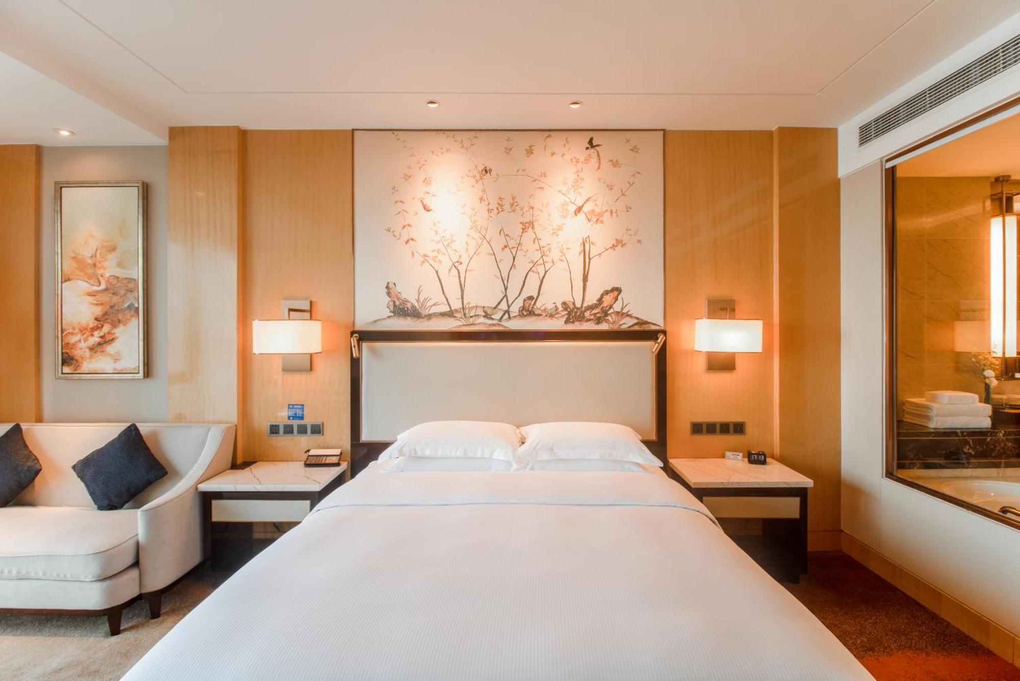 Hilton Wuhan Yangtze Riverside Buitenkant foto