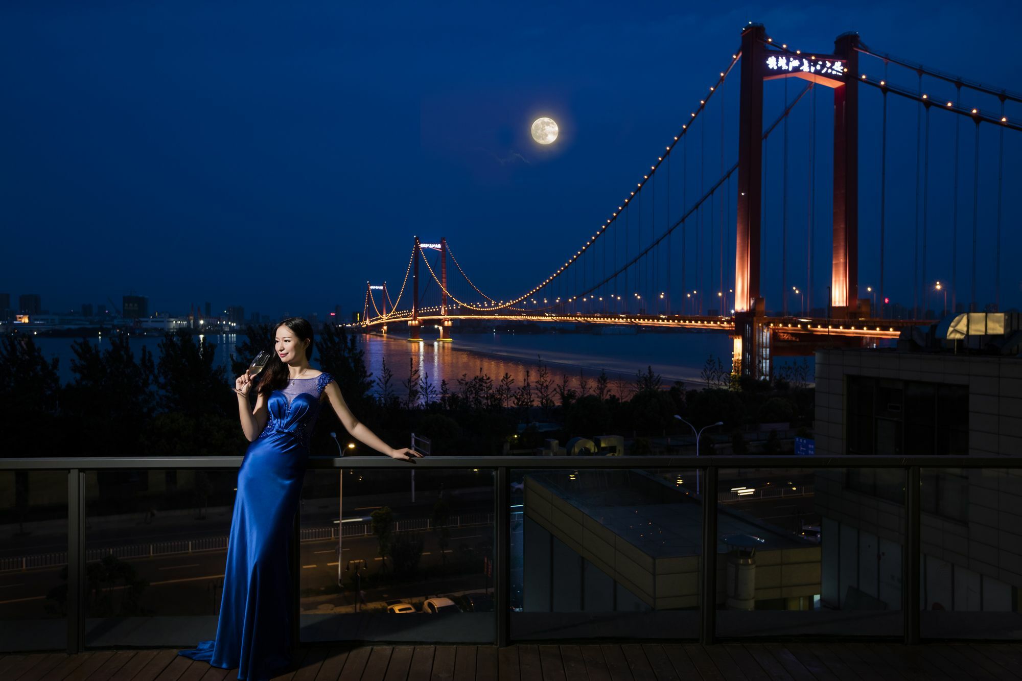 Hilton Wuhan Yangtze Riverside Buitenkant foto